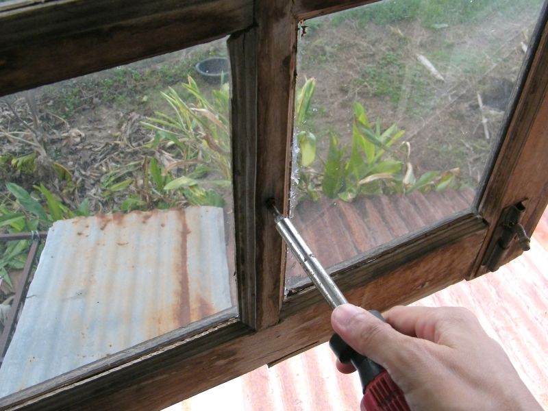 Storm Windows Repair